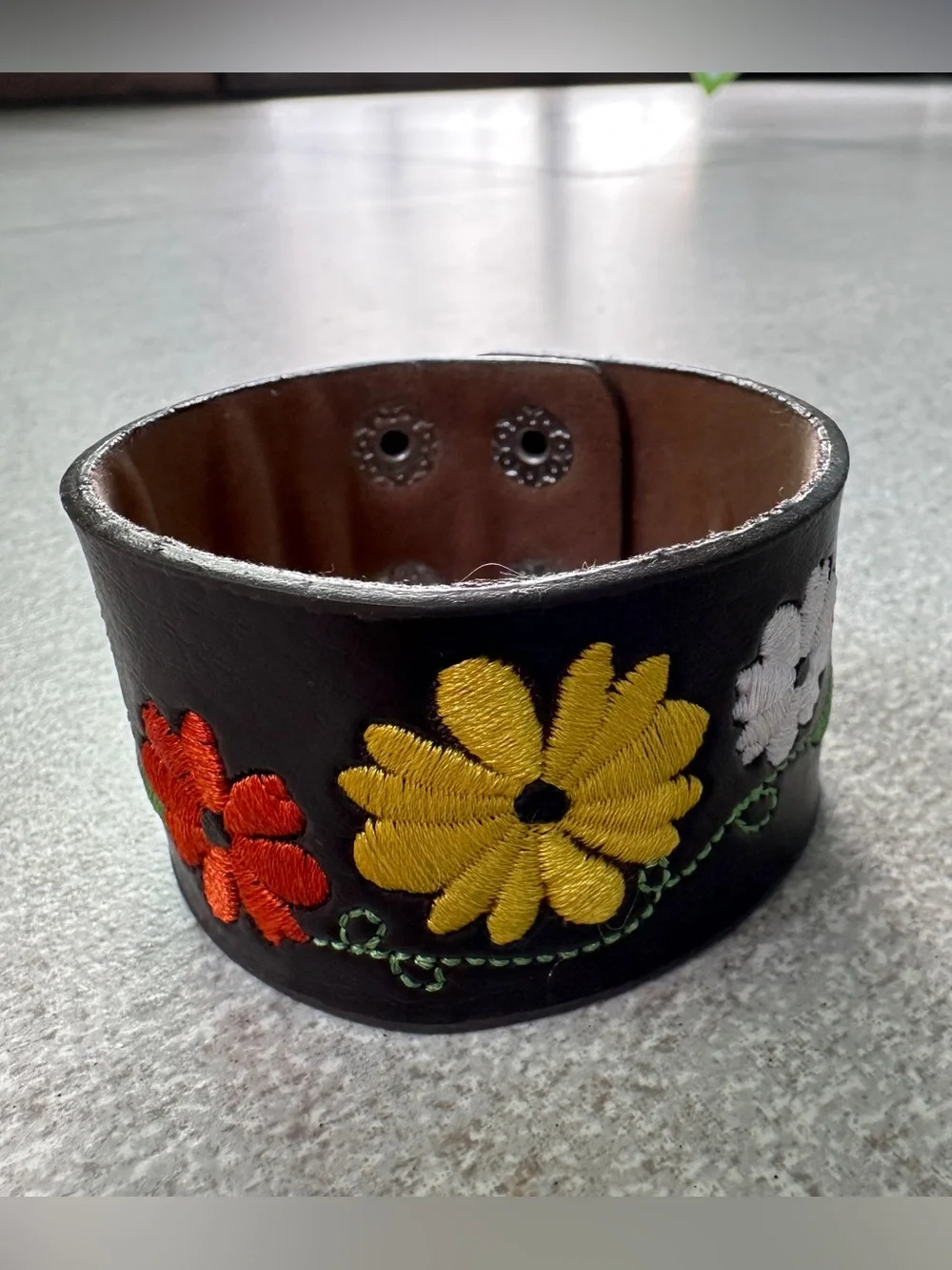 NWOT Brown Leather Floral Embroidered 1.5